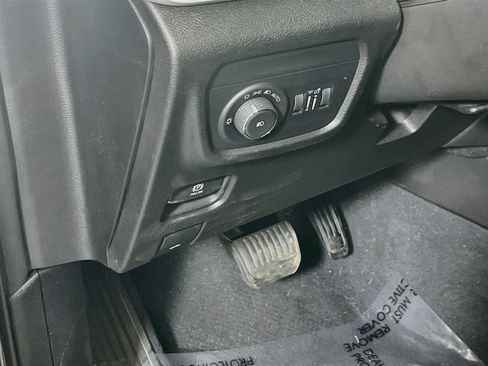 Used 2023 Jeep Grand Cherokee Limited AWD/4WD image 10