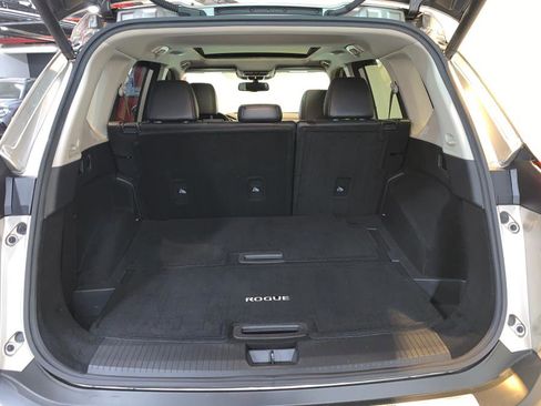 Used 2021 Nissan Rogue Platinum image 45