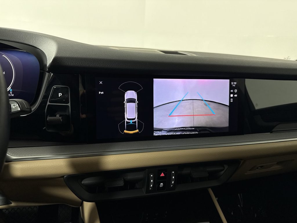Certified 2024 Porsche Cayenne AWD/4WD image 28
