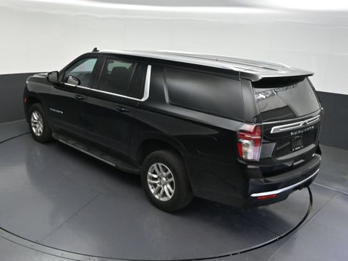 Used 2021 Chevrolet Suburban LT RWD image 19