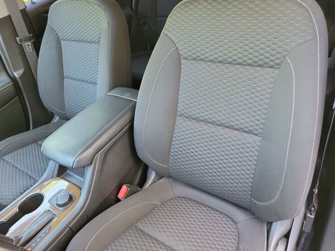 Used 2018 GMC Acadia SLE AWD/4WD image 11