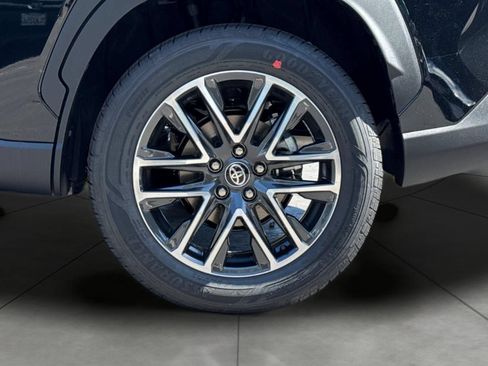 New 2026 Toyota Corolla Cross XLE FWD image 34