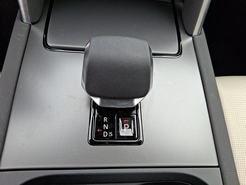 Certified 2024 Land Rover Discovery Sport S image 15