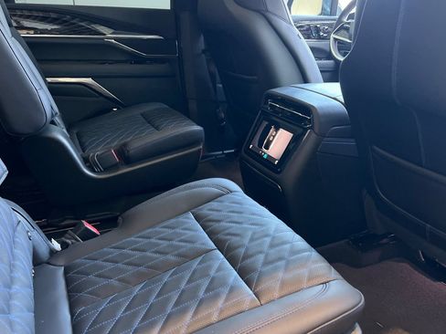 Used 2026 Cadillac Escalade IQL Luxury AWD/4WD image 18