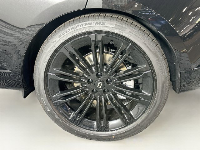 New 2027 Land Rover Range Rover Long Wheelbase SE AWD/4WD image 28
