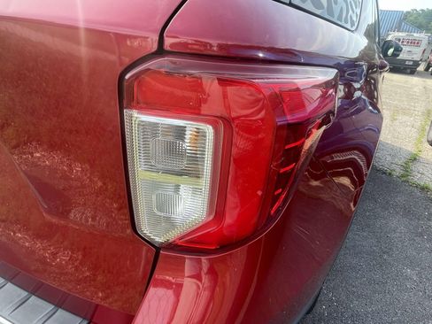 Used 2021 Ford Explorer Limited w/ Equipment Group 301A RWD image 6