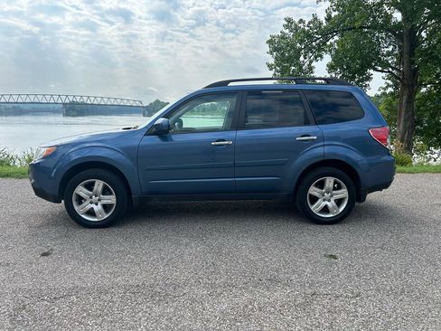 Used 2010 Subaru Forester 2.5X Limited AWD/4WD image 6