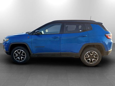 Used 2025 Jeep Compass Trailhawk AWD/4WD image 10