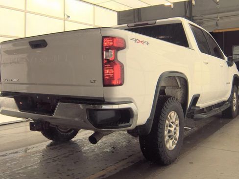 Used 2020 Chevrolet Silverado 2500 LT AWD/4WD image 6