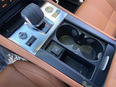 New 2026 Jaguar F-PACE R-Dynamic S image 9