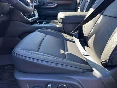 New 2026 GMC Yukon XL Denali w/ Sun & Power Step Package image 10