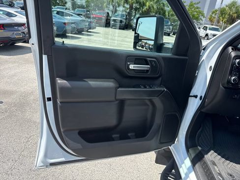 Used 2024 GMC Sierra 2500 Pro AWD/4WD image 9