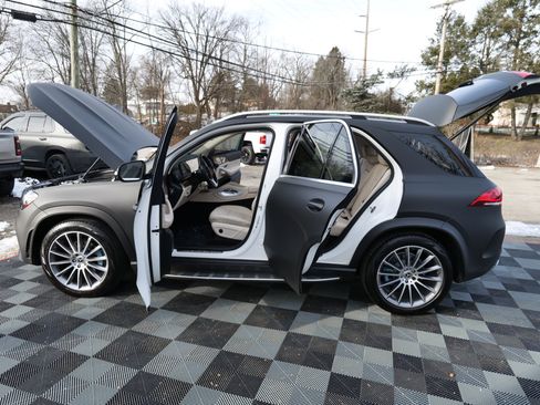 Used 2021 Mercedes-Benz GLE 350 4MATIC w/ AMG Line Exterior image 62