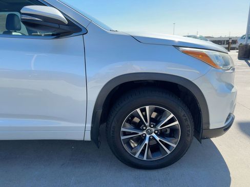 Used 2016 Toyota Highlander XLE image 31