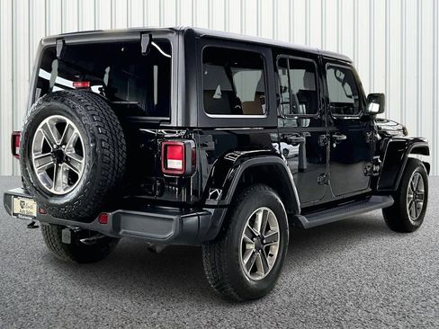 Used 2020 Jeep Wrangler Unlimited Sahara w/ Dual Top Group AWD/4WD image 6