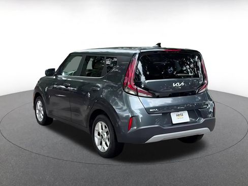 Used 2025 Kia Soul LX w/ LX Technology Package FWD image 10