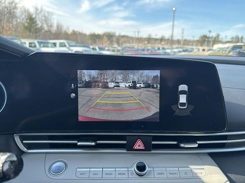 Used 2023 Hyundai Elantra Limited w/ Cargo Package FWD image 27