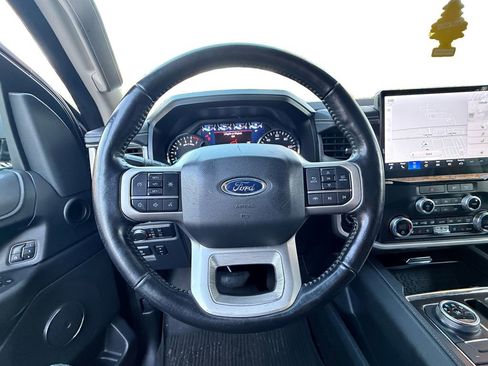Used 2022 Ford Expedition Max XLT image 12