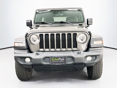 Used 2021 Jeep Wrangler Sport S image 2