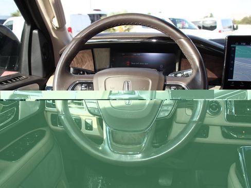 Certified 2023 Lincoln Navigator Reserve AWD/4WD image 11