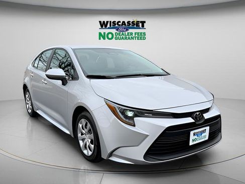 Used 2024 Toyota Corolla LE FWD image 1