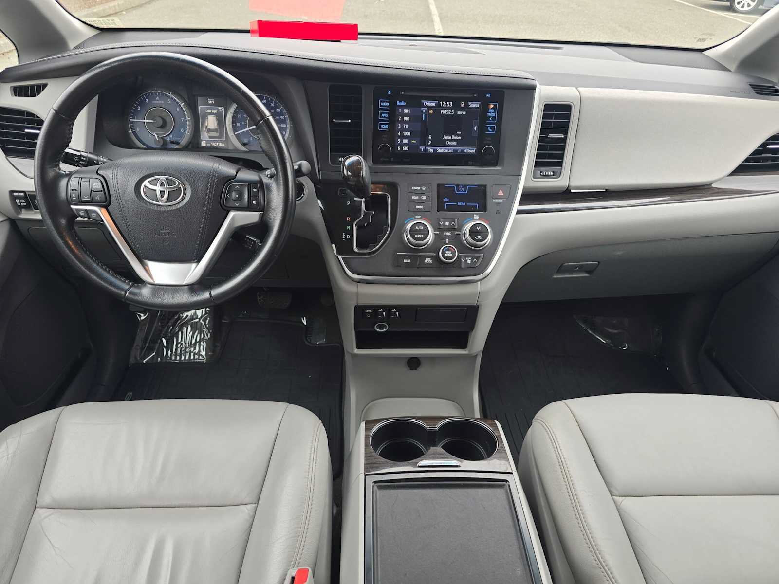 Used 2016 Toyota Sienna XLE w/ XLE Navigation Package FWD image 17