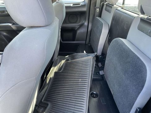 Used 2017 Toyota Tacoma SR5 w/ Tow Package image 21