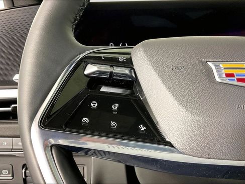 Used 2025 Cadillac Escalade Sport w/ Touring Package image 27