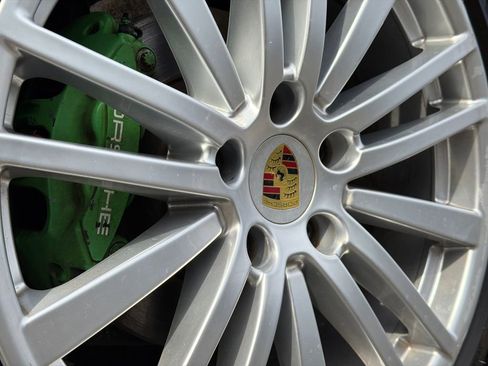 Used 2018 Porsche Panamera 4 w/ Premium Package Plus image 25