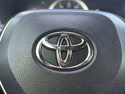 Used 2020 Toyota Corolla SE w/ SE Preferred Package FWD image 25
