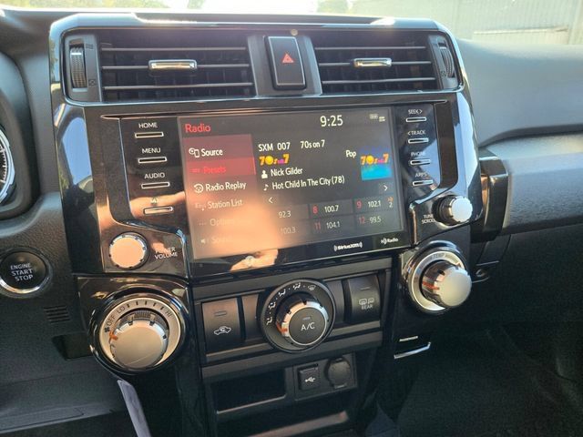 Used 2022 Toyota 4Runner TRD Off-Road Premium w/ Moonroof Package AWD/4WD image 29