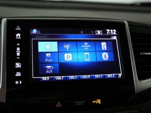 Used 2017 Honda Pilot EX image 24