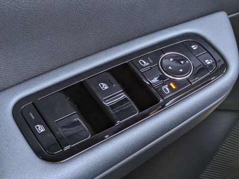 New 2026 Nissan Leaf SV+ w/ Illuminated Package image 27