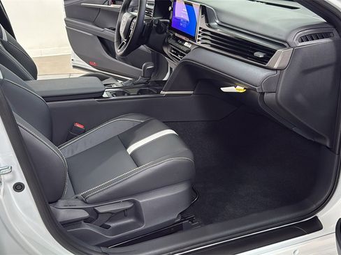 New 2026 Toyota Camry Hybrid image 18