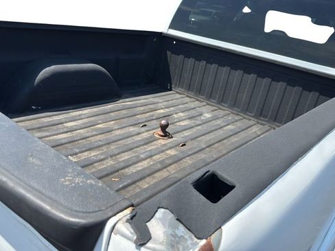 Used 2004 Chevrolet Silverado 2500 LS w/ Heavy-Duty Power Package AWD/4WD image 14