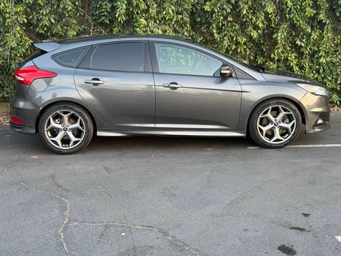 Used 2016 Ford Focus ST FWD image 7