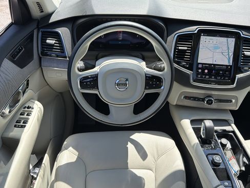Used 2024 Volvo XC90 B6 Plus AWD/4WD image 32