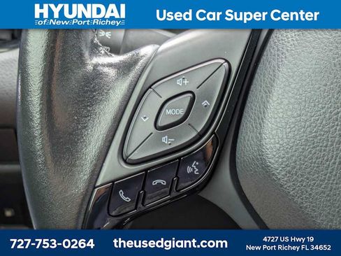 Used 2020 Toyota C-HR XLE FWD image 25