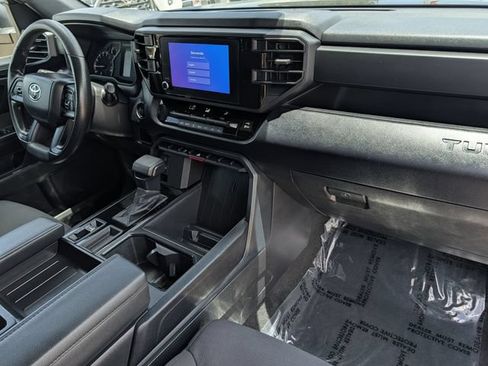 Used 2025 Toyota Tundra SR AWD/4WD image 31
