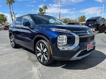 New 2025 Mitsubishi Outlander SE