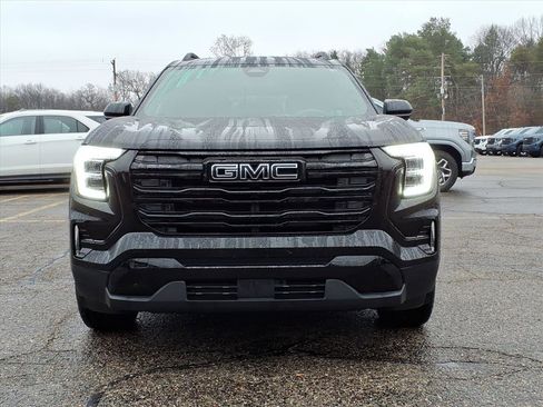 Used 2026 GMC Terrain Elevation w/ Elevation Premium Package image 3