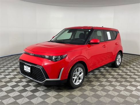 Certified 2023 Kia Soul S image 1