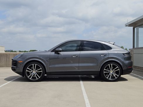 Used 2024 Porsche Cayenne S image 2