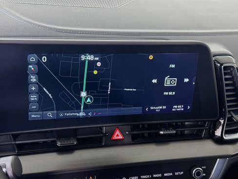 Used 2024 Kia Sportage EX image 6