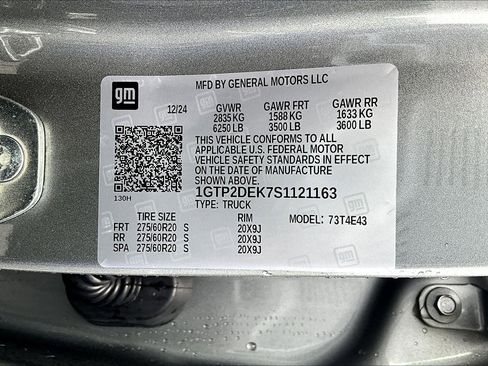 New 2025 GMC Canyon AT4 w/ Nightfall Edition image 8