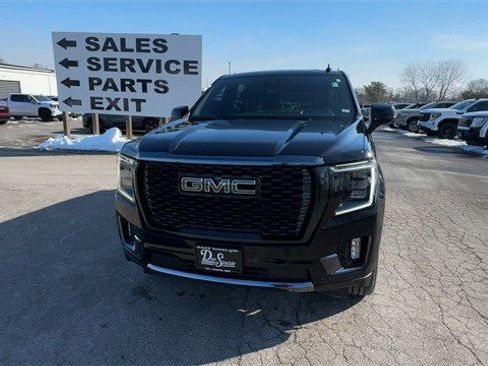 Used 2023 GMC Yukon Denali Ultimate image 3