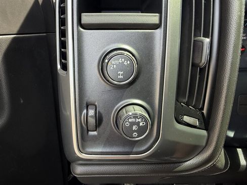 Used 2018 Chevrolet Silverado 1500 LTZ Z71 w/ Centennial Edition AWD/4WD image 31