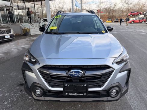 Certified 2025 Subaru Outback Premium image 8