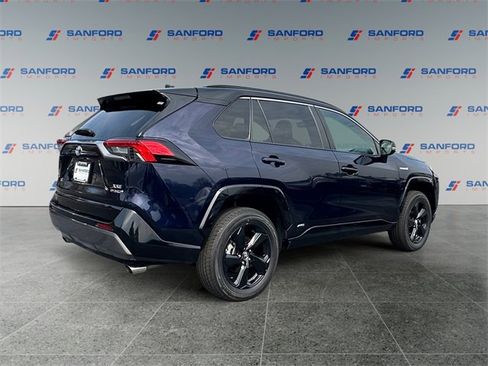 Used 2020 Toyota RAV4 XSE w/ XSE Grade Weather Package image 5