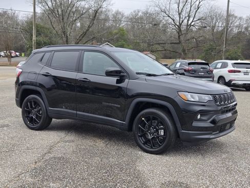 New 2026 Jeep Compass Latitude image 4